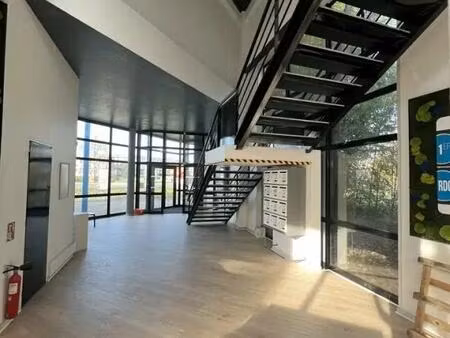location bureaux 242 m²