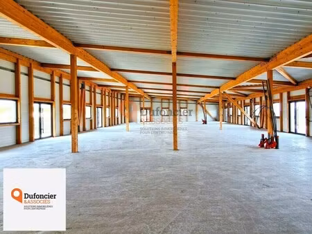 location bureaux 130 m² à 389 m²