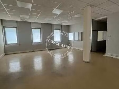 location bureaux 183 m²