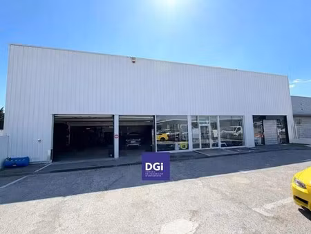 location commerce nimes 30900 170m²