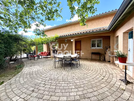 rare à vourles villa de 5 pièces 199 m2 avec piscine et garage double