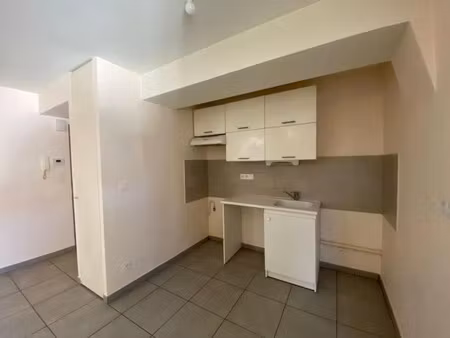 location appartement valence 26000 - - surface privée