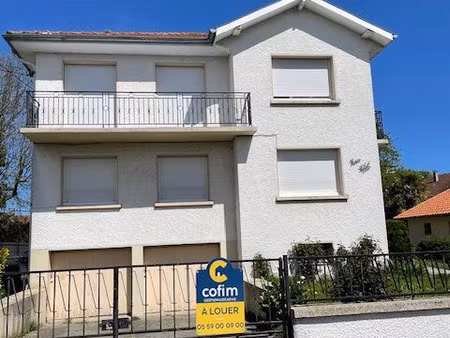 t4 avec jardin au rez-de-chaussee d'une maison
