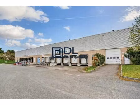 location entrepôt coignieres 78310 8470m²