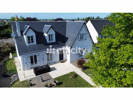 maison 8 pièces - 182 m²