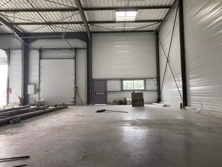 location commerce cormery 37320 400m²