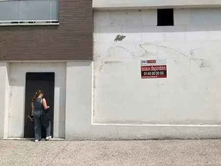 location commerce noisy le grand 93160 98m²