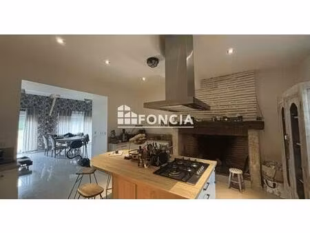 maison familiale de 210 m² avec dépendance et terrain de 2000 m² – aiguillon