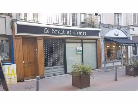 location commerce rouen 76000 118m²
