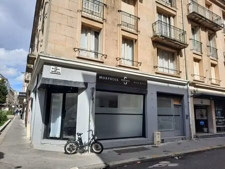 location commerce rouen 76000 70m²