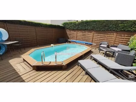 rare à roissy ! lumineux f4 de 82m² avec jardin privé de 500m² et piscine !