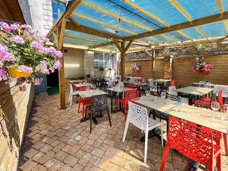 vente bureaux et commerces à dinan (22100) : à vendre / 179m² dinan