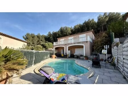 la penne sur huveaune  maison en double habitation de 155m²