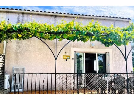 maisonnette en duplex  terrasse (laurier)  parking dans résidence fermée avec piscine et..