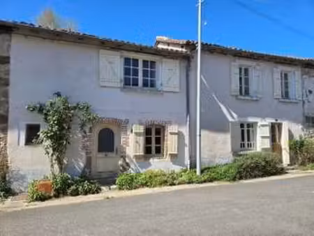 vente maison à brillac (16500) : à vendre / 145m² brillac