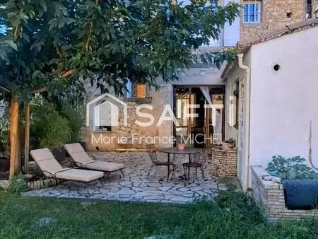 au cœur de pernes-les-fontaines  charmante maison de village pleine d’authenticité. d’envi