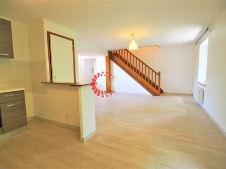 t3 de 81 m2 utiles proche village
