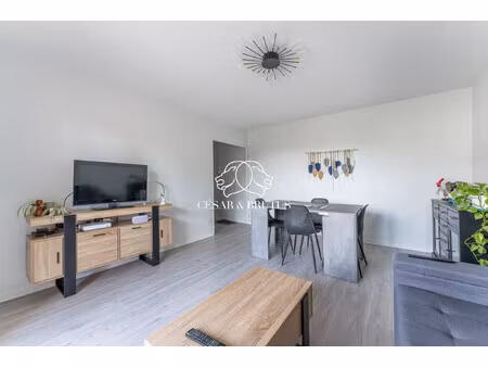 t2 lumineux 52m2 - balcon  cave et parking sécurisé