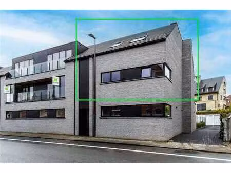 appartement de 150m² avec 3 chambres et une terrasse de 10 m