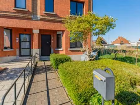 charmante maison familiale avec jardin à huizingen
