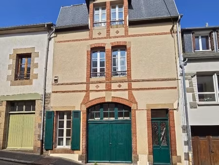 morlaix : charmante maison de ville de 151m² - 7 pièces + studio au rdc
