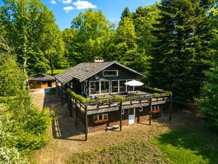 domaine avec gîte 26 personnes sur 2 3 ha en zone d'habitat.
