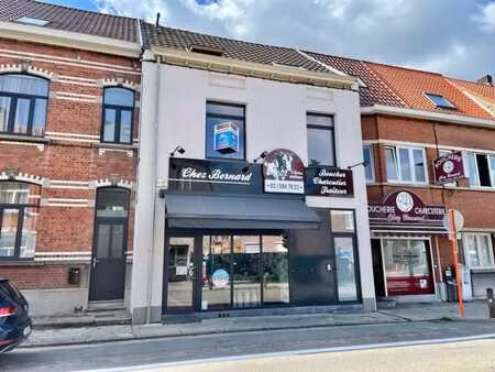 bien de rapport de 2 unités (commerce + duplex 3 chambres)