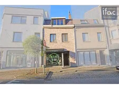 immeuble de rapport avec 2 flats et espace commercial