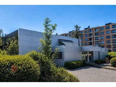 bâtiment d’entreprise avec entrepôt de 214 m² et bureaux ...