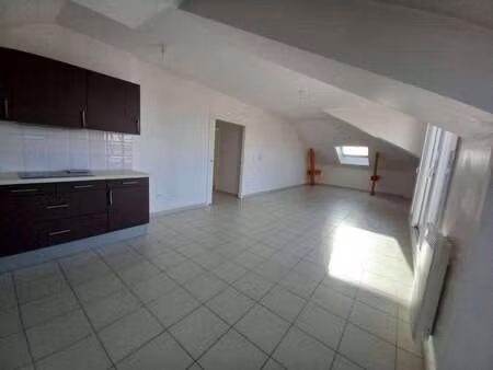 location appartement 4 pièces à saint-sébastien-sur-loire baugerie (44230) : à louer 4 piè