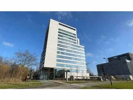 bureau meublé avec services dans la tour aa à gand