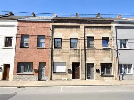 maison avec garage et jardin