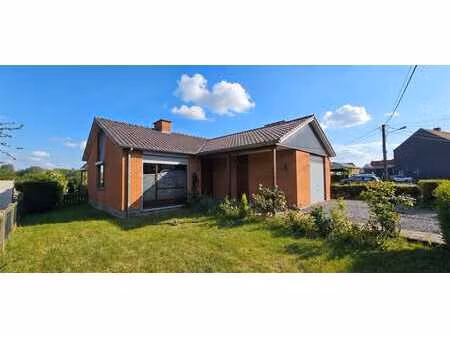 charmante maison plain-pied avec garage et jardin