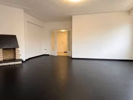 lumineux appartement à quelques pas des commerces/tram