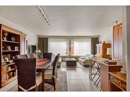 appartement ensoleillé avec terrasse et garage au wilrijk