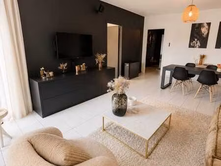 open huis zaterdag 6/06 van 15u tot 16u. lichtrijk appart...