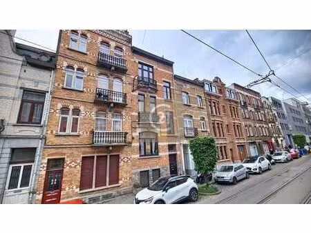lumineux appartement 1 chambre + bureau