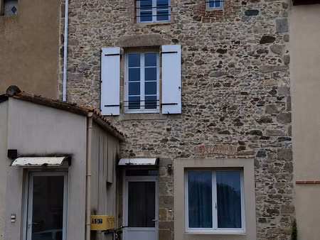 vente immeuble à essarts-en-bocage (85140) : à vendre / 164m² essarts-en-bocage