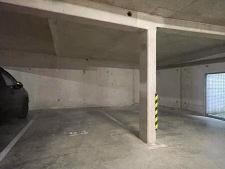 location garage box et parking à saint-malo (35400) : à louer / 10m² saint-malo