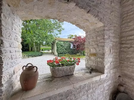 vente maison 5 pièces 176 m² à bourgneuf (17220)  1 245 000 €