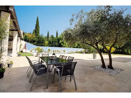 vente maison 8 pièces 241 m² à carpentras (84200)  750 000 €