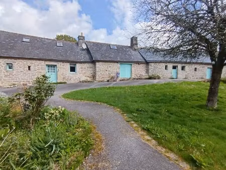 longere avec deuxieme habitation et grand terrain