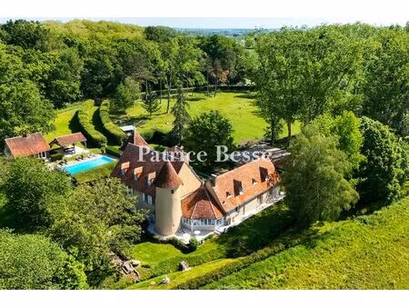 à 2 h 30 de paris  au pays de talleyrand  un manoir entièrement restauré  sa piscine...