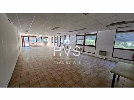 location local professionnel 161m² meyreuil 13590
