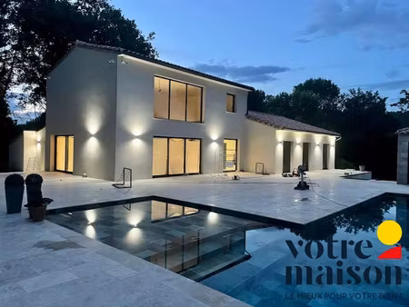 vente villa 8 pièces 223.8 m² à simiane-collongue (13109)  1 575 000 €
