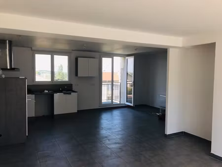 appartement rdc avec jardin et cellier