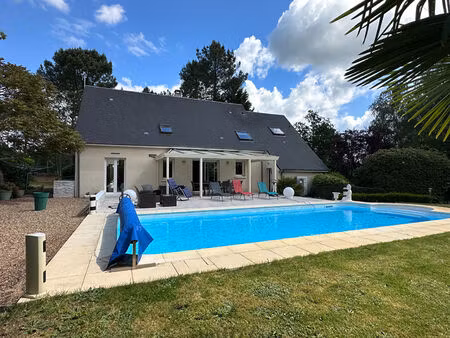 maison familiale de 190m² avec 6 chambres  implantée sur son terrain de 4900m² !