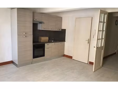 location appartement  m² t-2 à ollioules  508 €