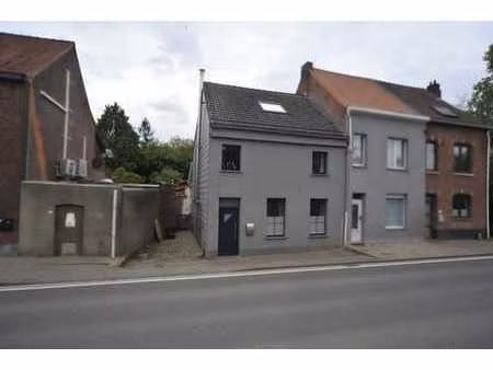 maison mitoyenne à rénover avec un grand jardin à alsemberg