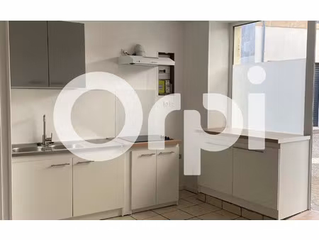 location maison  m² t-2 à surgères  660 €